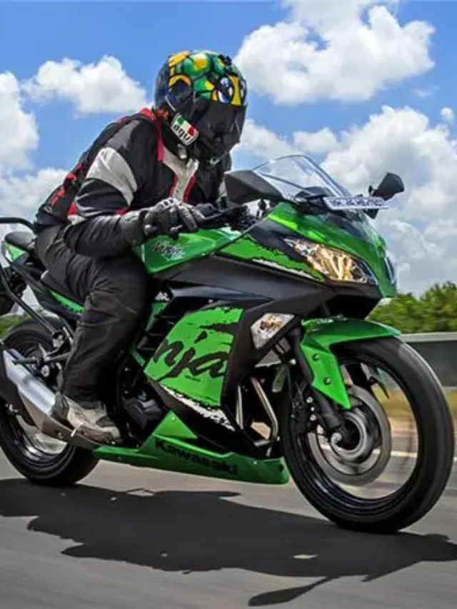 Kawasaki Ninja 300 का बेहतरीन लुक को खरीदने लोगों मे बढ़ी खरीदने